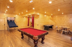 Room, Multiple Beds, Pets not allowed, Mountain View (Bearly Chocolate (2)) | Games room