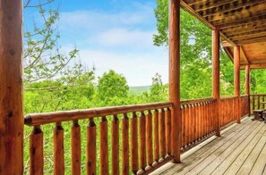 Property grounds - Bearly Chocolate (Sevierville)