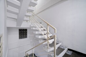 Interior detail - Capital O 94914 Kemayoran Guest House (Jakarta)