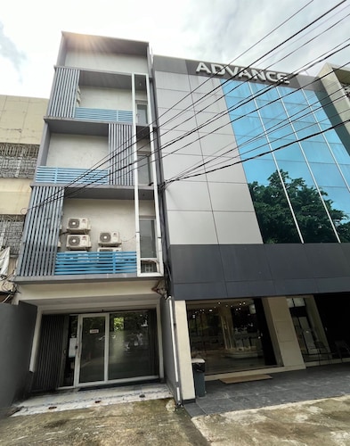 Capital O 94914 Kemayoran Guest House