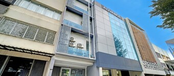 Capital O 94914 Kemayoran Guest House