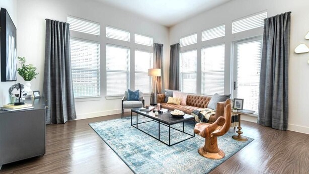 Family Apartment, Balcony, City View | Living area | 50-inch Smart TV with digital channels - Suite Nation Downtown Fort Worth (Fort Worth)