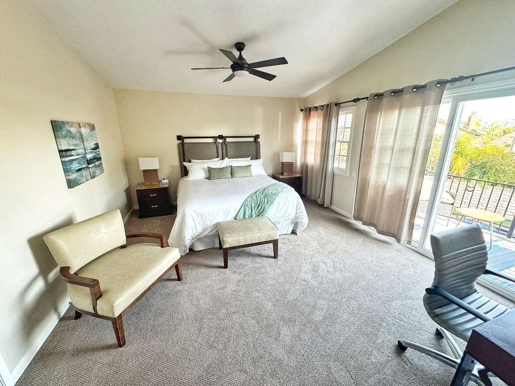 4 bedrooms, desk, iron/ironing board, travel crib