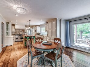 Dining - Ranchwood Manor Escape: Pool, Yard, Comfort in OKC (Oklahoma City)