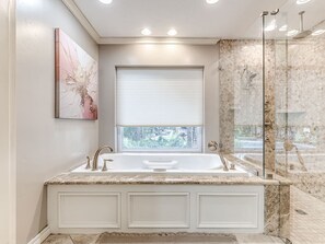 Hair dryer - Ranchwood Manor Escape: Pool, Yard, Comfort in OKC (Oklahoma City)