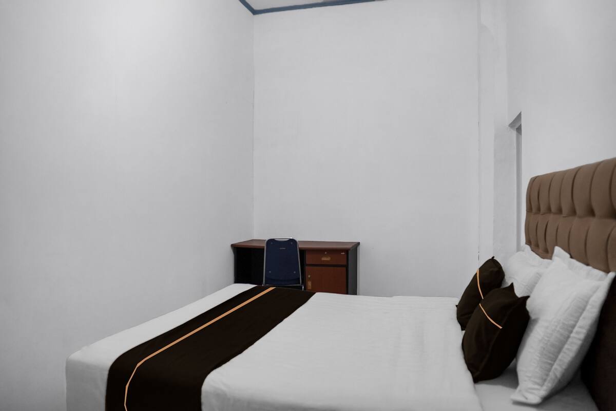 Kamar Double Standar | Seprai premium, Wi-Fi gratis, dan seprai linen