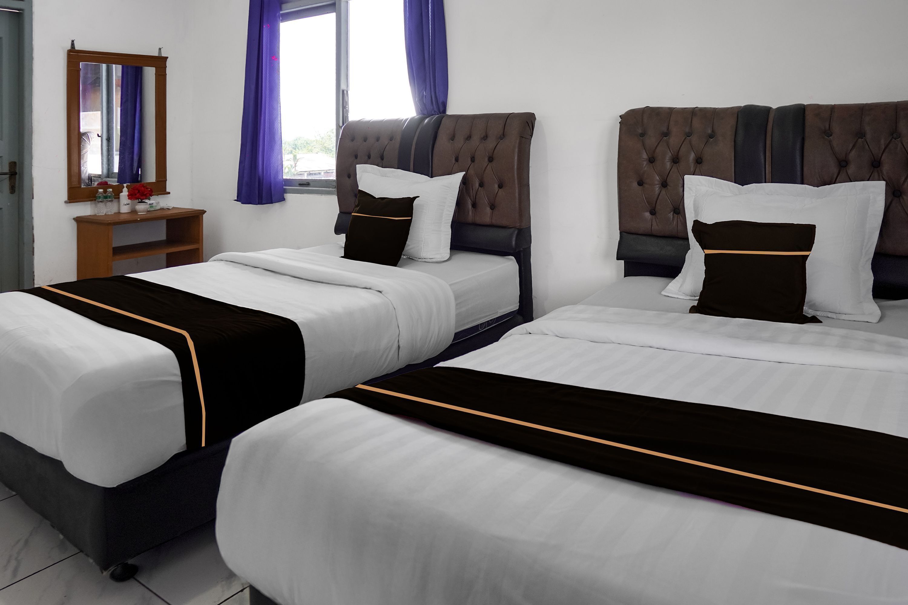 标准双床房 | 高档床上用品、免费 WiFi、床单