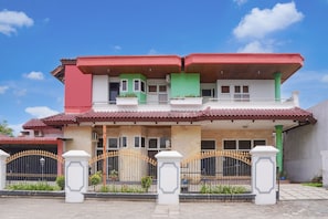 Exterior - Collection O near Universitas Negeri Padang formerly Hotel Amra (Padang)