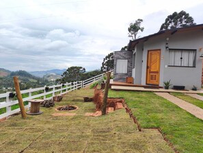 Terrace/patio - Tiny House Elysium Araucária in Gonçalves, your paradise in Southern Minas Gerais. (Gonçalves)