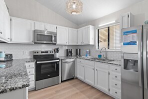 Condo, Multiple Beds (Chateau La Mer II #903) | Private kitchen - Chateau La Mer II #903 (Destin)