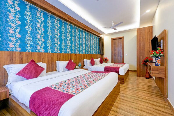 Executive Double Room | Egyptian cotton sheets, premium bedding, memory foam beds, desk - Hotel Rosewood Near Delhi Airport (New Delhi)