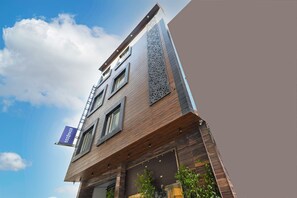 Exterior - Hotel Rosewood Near Delhi Airport (New Delhi)