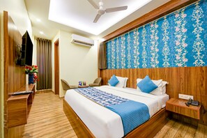 Deluxe Room, 1 Bedroom, Balcony, City View - Hotel Rosewood Near Delhi Airport (New Delhi)