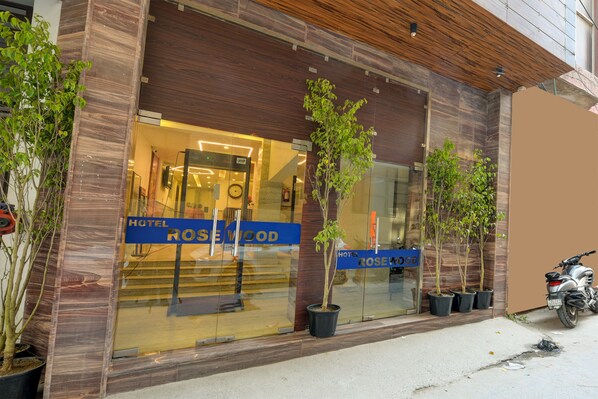 Exterior - Hotel Rosewood Near Delhi Airport (New Delhi)