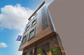 숙박 시설 정면