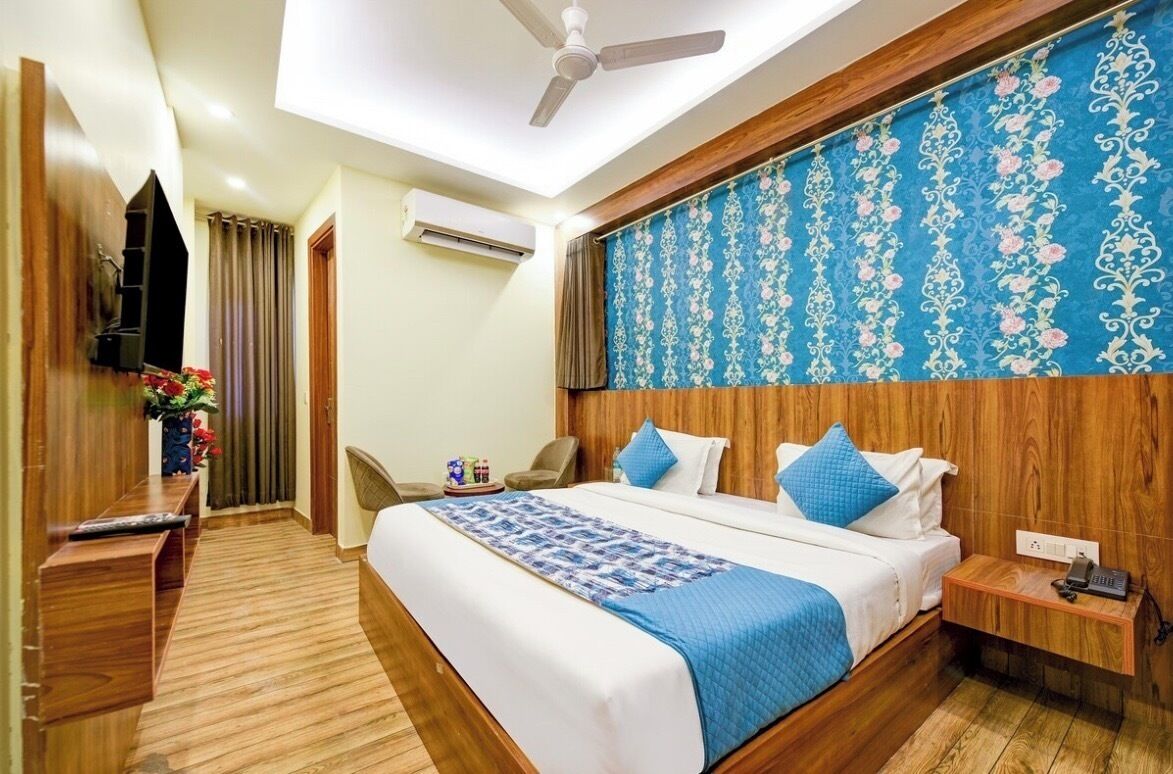 디럭스룸, 침실 1개, 발코니, 시내 전망 | 이집트산 면 시트, 고급 침구, 메모리폼 침대, 책상