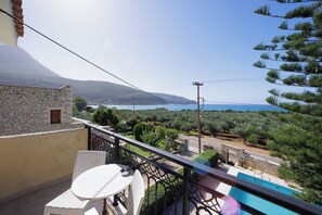 Camera tripla, balcone, vista mare | Insonorizzazione, Wi-Fi gratuito