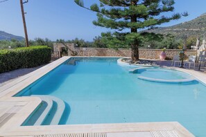Outdoor pool - Lithos By The Sea (East Mani)