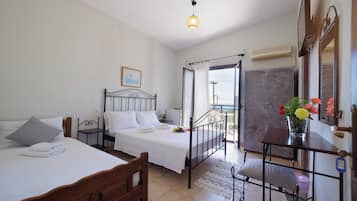 Triple Room, Balcony, Sea View | Soundproofing, free WiFi