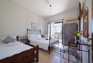 Triple Room, Balcony, Sea View | Soundproofing, free WiFi - Lithos By The Sea (East Mani)