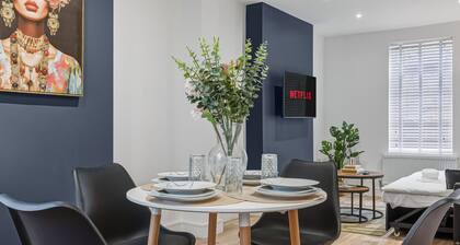 Cosy House • Free Parking • Self-Check-In • Garden • Fast WiFi • Smart TV