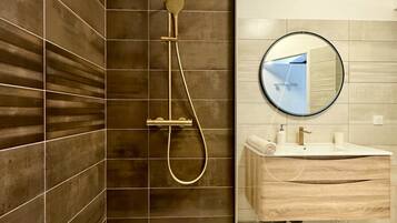 Shower, towels