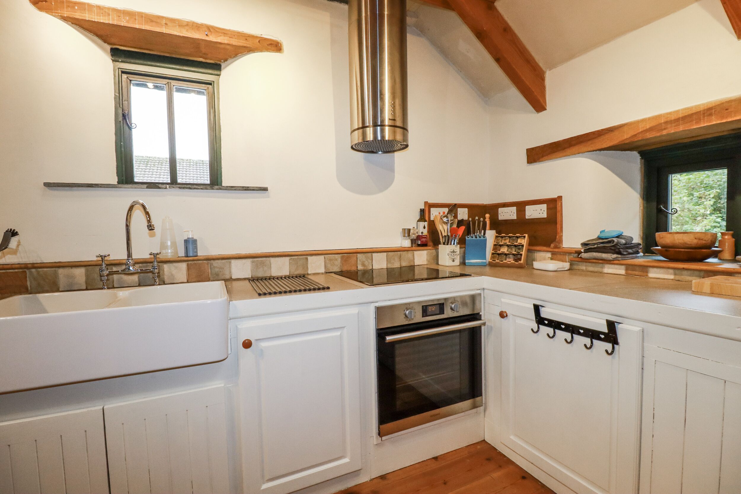 Lave-vaisselle, batterie de cuisine, vaisselle et ustensiles