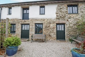 Exterior - Coombe Barn (Truro)
