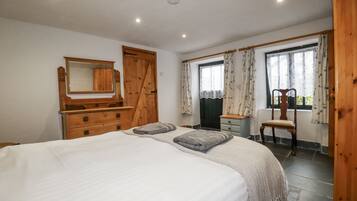 2 bedrooms, individually decorated, individually furnished, free WiFi