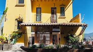 Front of property - El Diablo y La Luna B&B (Oaxaca)