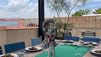 Free daily full breakfast