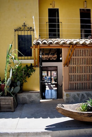 Front of property - El Diablo y La Luna B&B (Oaxaca)