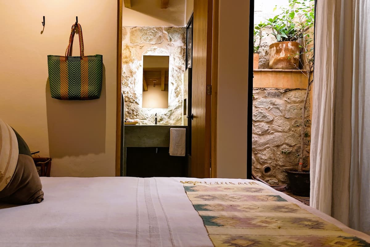 Caja de seguridad en la habitación y wifi gratis