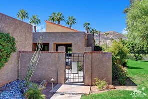 Exterior - Modern Desert Escape in Ironwood Country Club (Palm Desert)