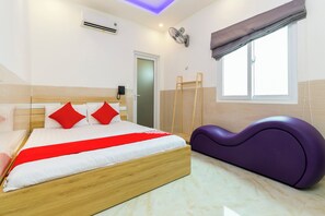 Superior Double Room | Desk, free WiFi, bed sheets - OYO 235 Ngoc Dung Hotel (Ho Chi Minh City)