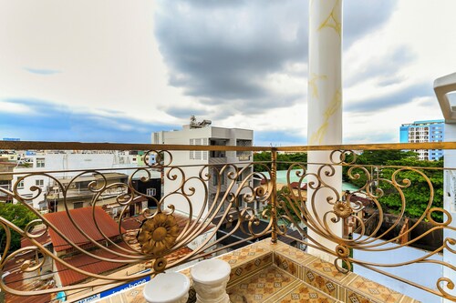 OYO 235 Ngoc Dung Hotel