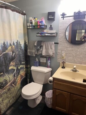 مجففات شعر، مناشف، ورق حمّام