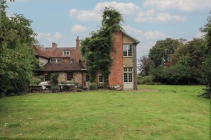 Exterior - Old Vicarage (Ashford)