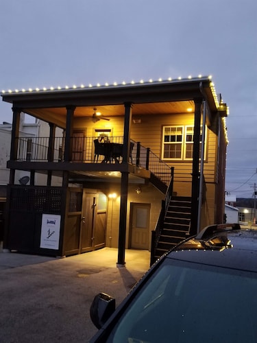 2nd Street -Deck Suite (back entrance)