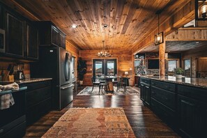 Coffee/tea maker, fridge, microwave, oven - New Luxury Design, 5mi to Parkway, Sauna, Hot Tub! (Sevierville)
