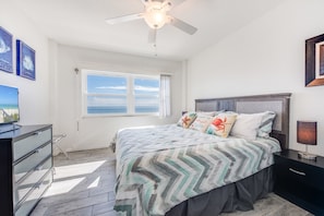 1 bedroom, iron/ironing board, free WiFi, bed sheets - Salt Life Oasis - Direct Oceanfront, End Unit in Satellite Beach, FL (Satellite Beach)