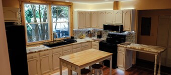 Candler Cottage: Close 2 Everything "Asheville"