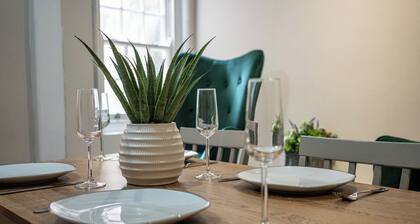 Casa Botique - Close To Gunwharf