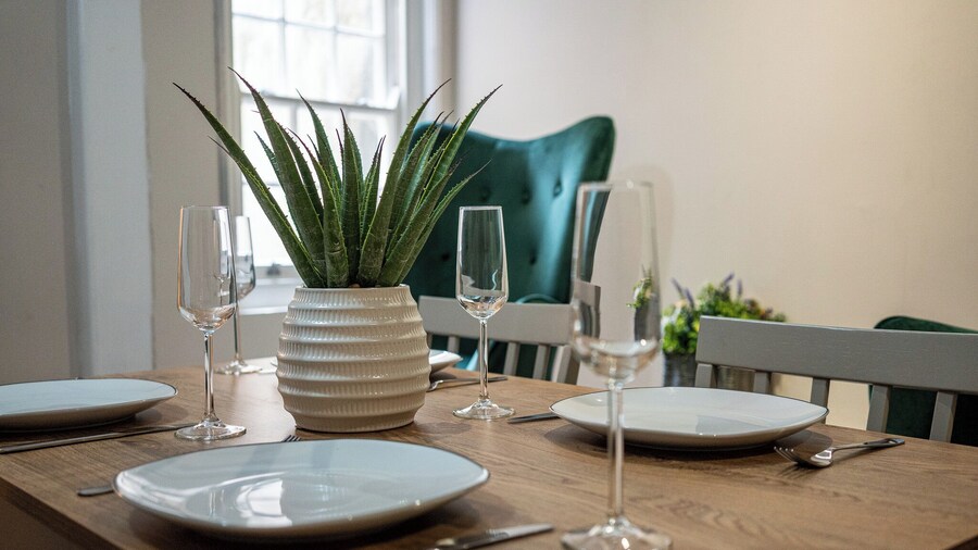 Casa Botique - Close To Gunwharf