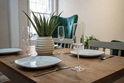 Casa Botique - Close To Gunwharf