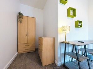 Double Room | Free WiFi