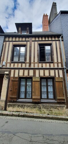 Quiet house in the center of Honfleur