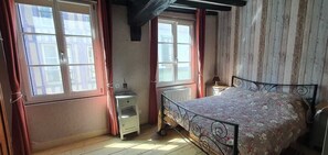 2 bedrooms, WiFi, bed sheets