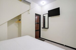 Standard Double Room | Premium bedding, free WiFi, bed sheets - Collection O near Fanindo formerly Sena Inn (Batam)