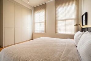 3 Schlafzimmer, Zimmersafe, Schreibtisch, Bügeleisen/Bügelbrett